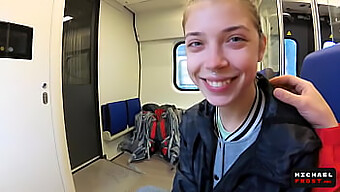 Vidéo Pov De Mihanika69 Montrant Une Éjaculation Interne Orale Avec Michaelfrost Dans Un Train