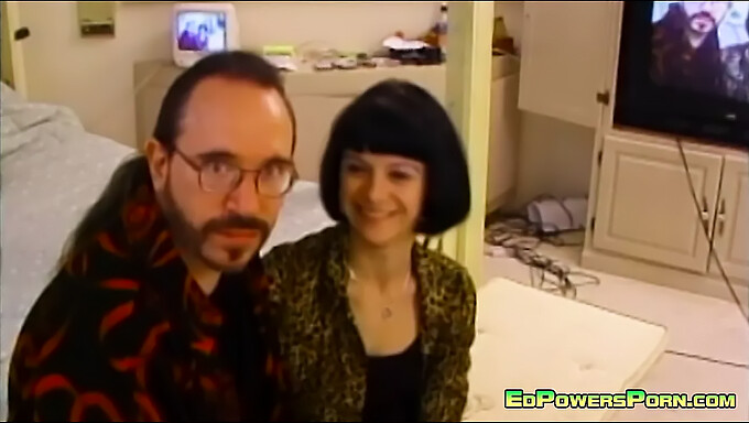 Vintage-Video Av Ed Powers Och Nona Mejones Passionerade Möte