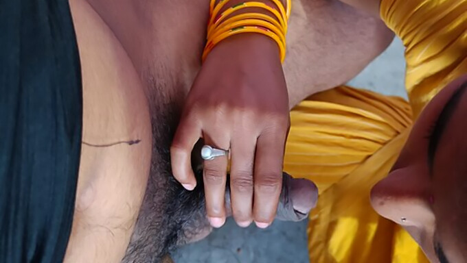 Une Indienne Aux Seins Naturels Fait Une Fellation Amateur Et Reçoit Une Éjaculation