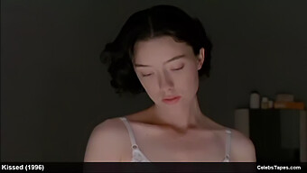 Eksplicitne Scene Molly Parker S Poudarkom Na Njenih Intimnih Delih