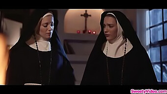 Monjas Rubias Se Involucran En Sexo Oral Y Cunnilingus