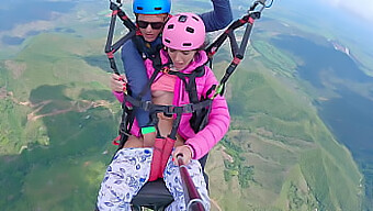 Ženská Ejakulácia A Paragliding: Divoká Jazda Do Oblakov