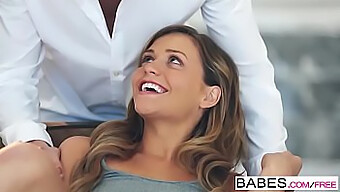 Richie Black E Mia Malkova In Un Intenso Incontro Orale