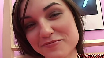 Il Culo Stretto Di Sasha Grey Viene Scopato In Una Scena Di Sesso Hardcore