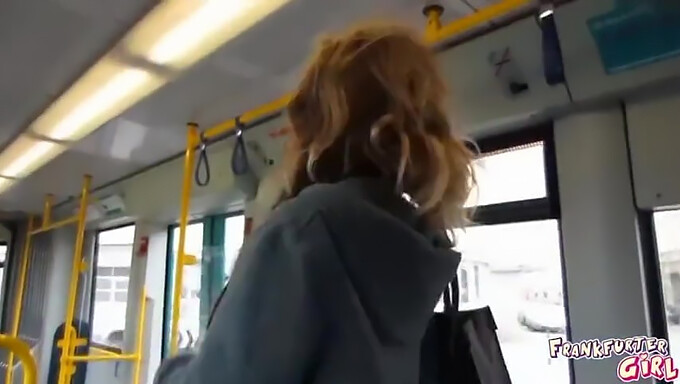 Veřejná Masturbace V Německu V Jedoucí Tramvaji