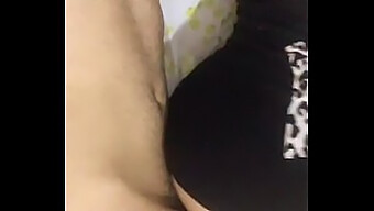 与醉酒而兴奋的18+拉丁美女进行热辣的群交