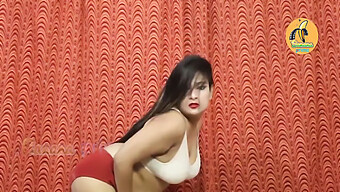 ¡hermosa India Es Follada En La Cara En Una Orgía Salvaje Con Un Dormitorio!