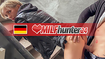 Kevin给一个成熟的女人口交,射精在她的脸上!Milfhunter24.Com