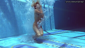 Russian Beauty Mary Kalisy'S Seductive Underwater Performance