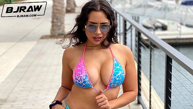 Lilly Hall, Busty Latina Milf, Antaa Suun Ja Tissi Vittuile Iso Kalu Raaka Todellisuus Kohtaus.