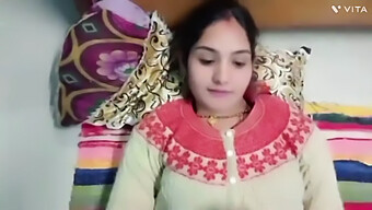 Bhabhi Ấn Độ Quan Hệ Tình Dục Dữ Dội Với Anh Trai Kế Của Cô.