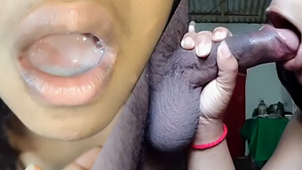 Sri Lankan Gf Receives Deepthroat Facial