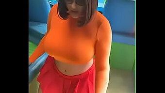 L'Aventure Chaude En Cosplay De Velma Et Son Partenaire